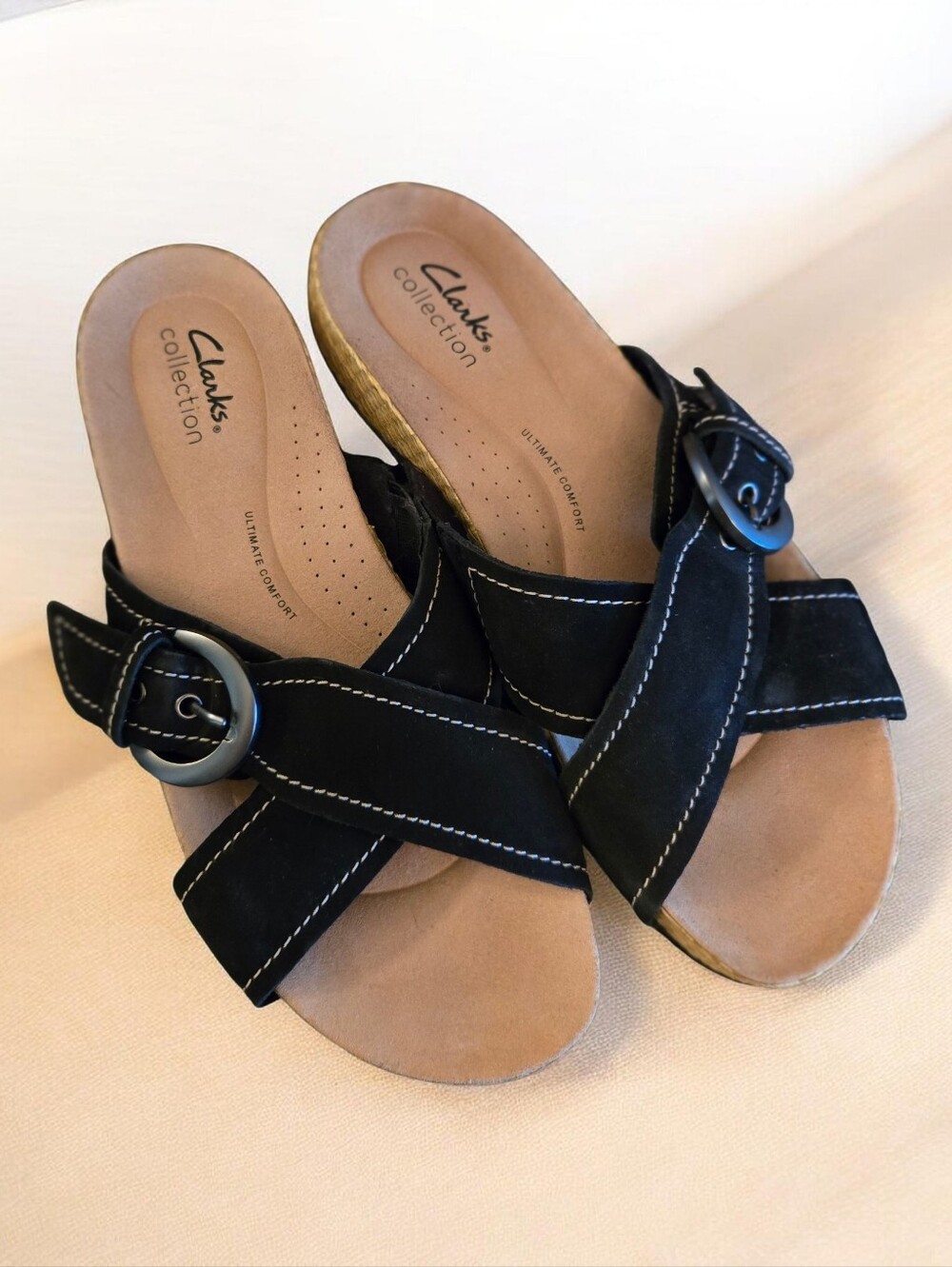 Clarks Black Suede Buckle Cross-Strap Slide Sandals Size 8 EUC!!